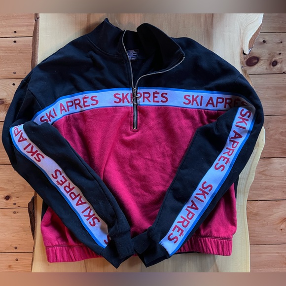 Well Worn Tops - Vintage Apres Ski Sweatshirt